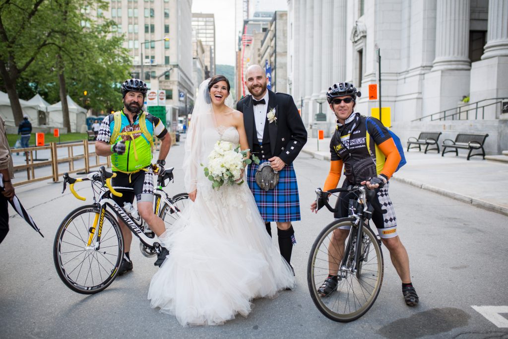 Montreal wedding photographer photo of bride and groom in the streets of montreal